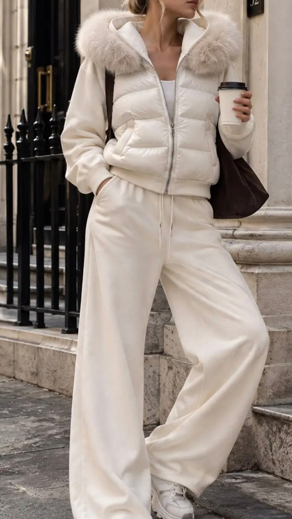 Conjunto de chaqueta acolchada con capucha y pantalones