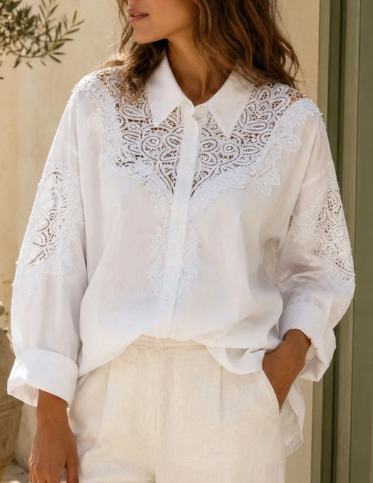 Blusa Blanca de Algodón con Encaje Bordado Elegancia Chic