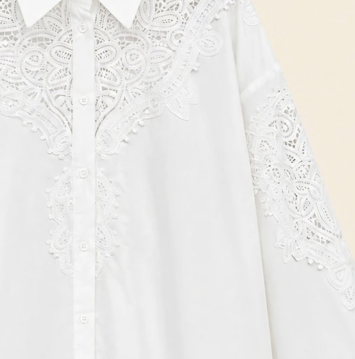 Blusa Blanca de Algodón con Encaje Bordado Elegancia Chic